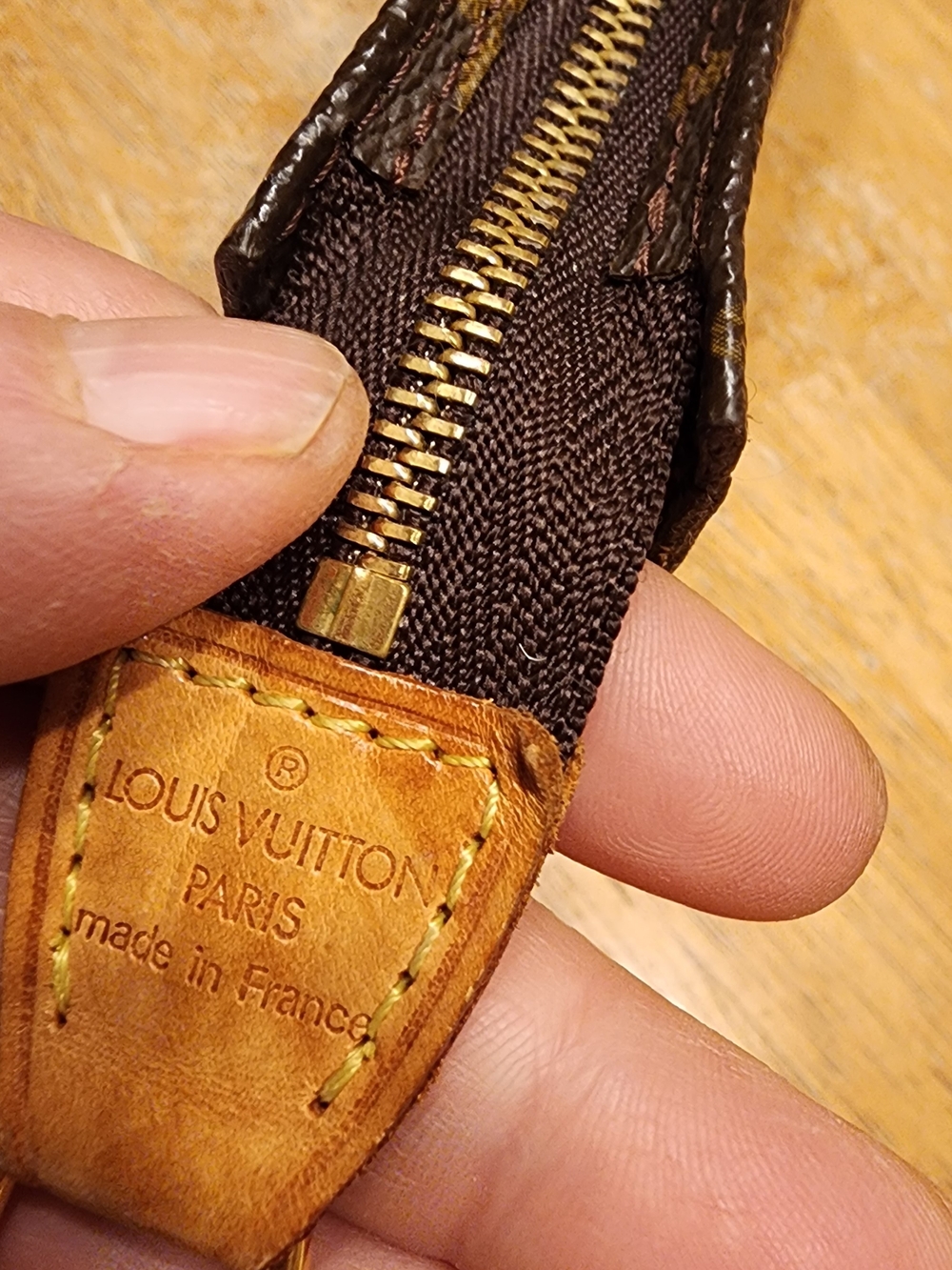 Louis Vuitton Monogram Toiletry Pouch 15 made of canvas. - Picture 13 of 16